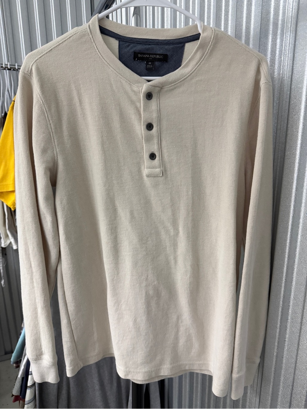 Banana Republic Men's Cream Long-Sleeve Henley
